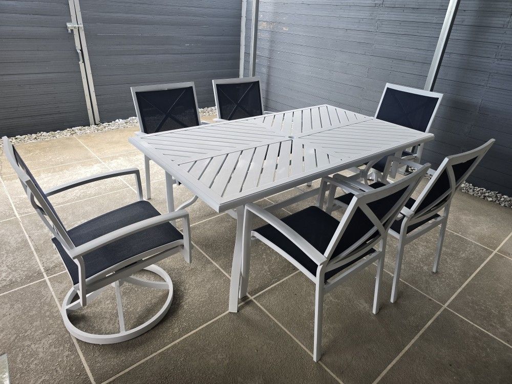 PATIO FURNITURE 