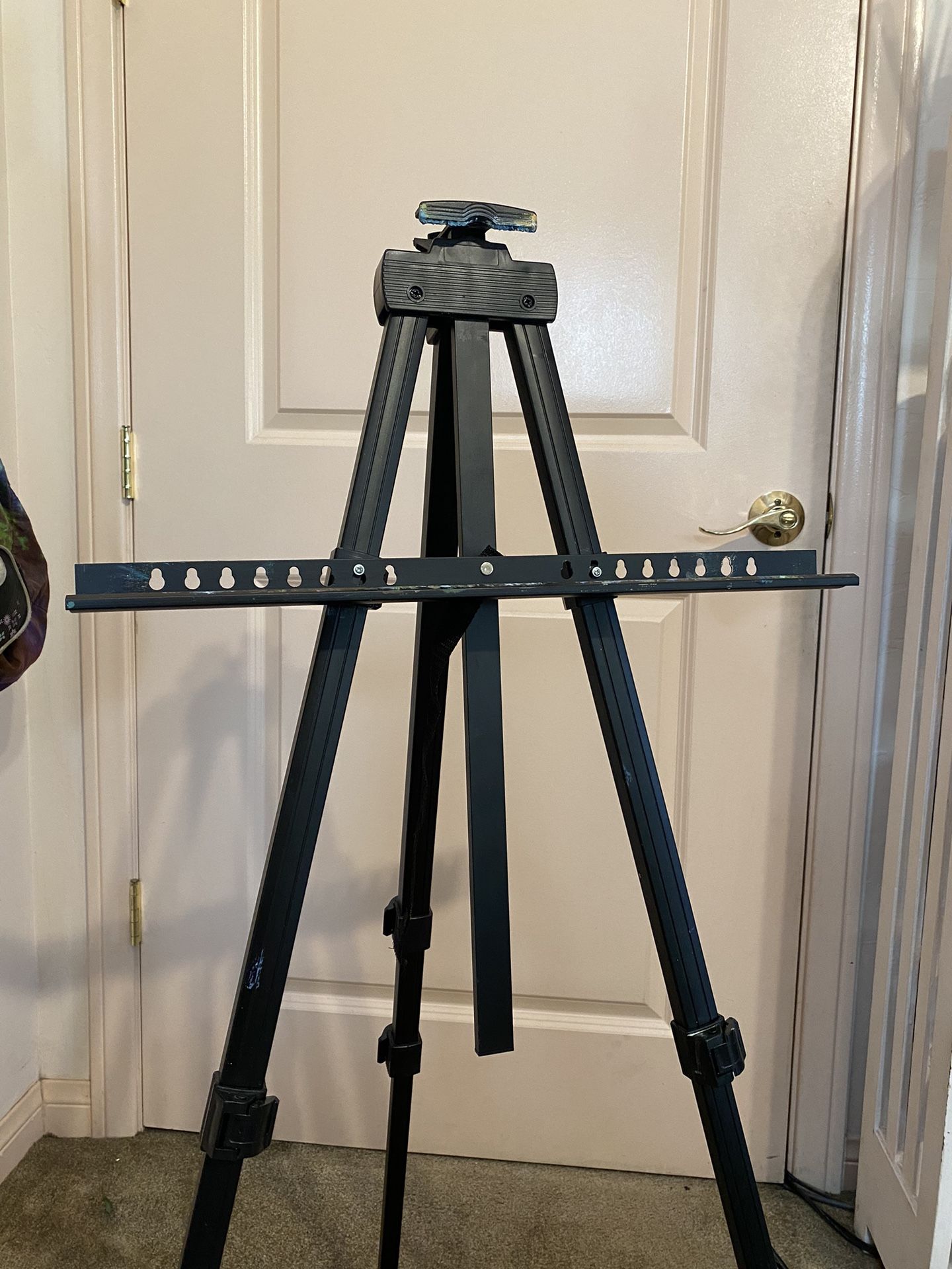 Black Aluminum Easel