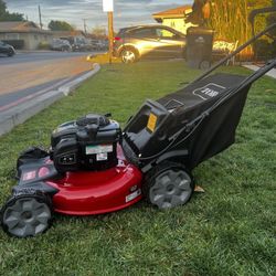 LAWN MOWER TORO SELF PROPELLED  REAR WHEELS DRIVE  LIKE NEW 