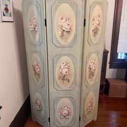 Beautiful room divider