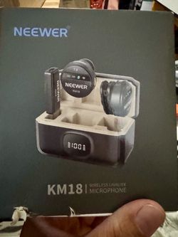 Neewer KM18 Wireless Lavalier Microphone