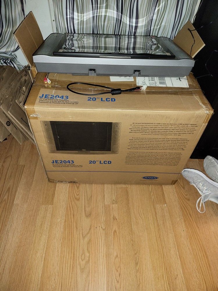 Jensen 20" Flat Panel LCD