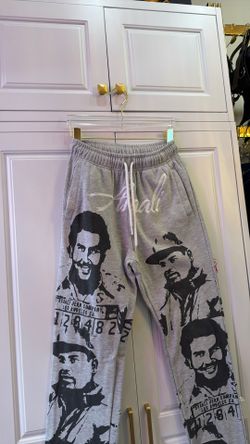 Asaali sweats