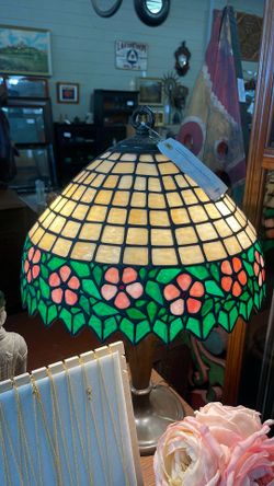 1920’s leaded stained glass  table lamp by Handel