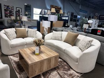 Beautiful modern sofa set! 🚨🩷🔥 Easy Financing Available!