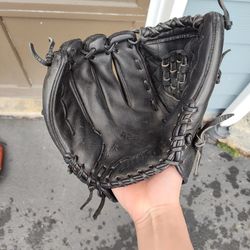 Lefty Pitching Glove Wilson A2000