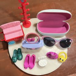 Shopkins  Figures Play set ! 