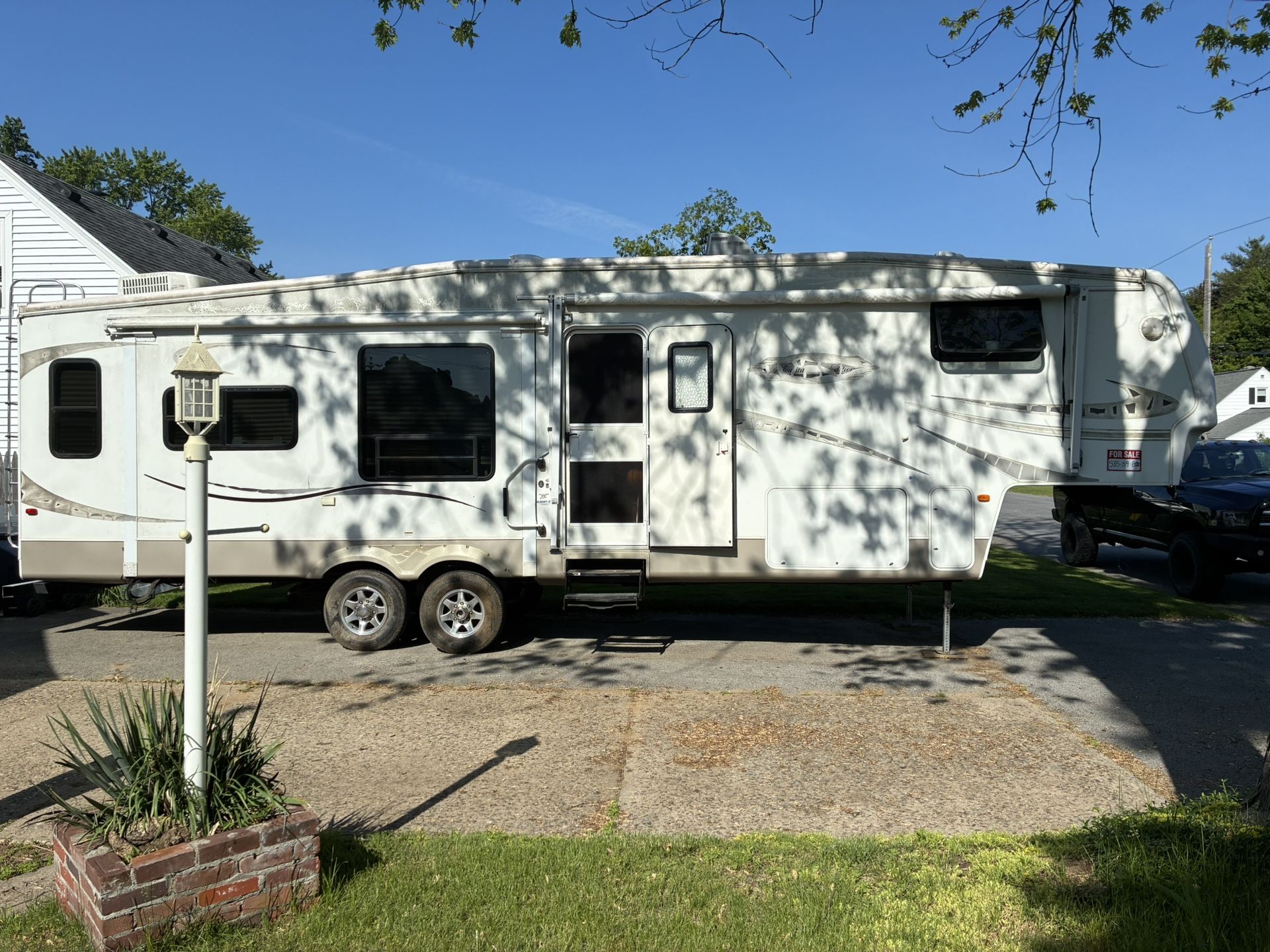 34 Foot 5th Wheel 2008 Montana