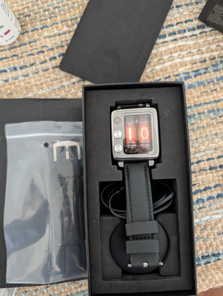 Nixie Backtothefuture 2 Tube Watch