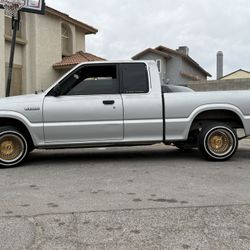 1989 Mazda B2200