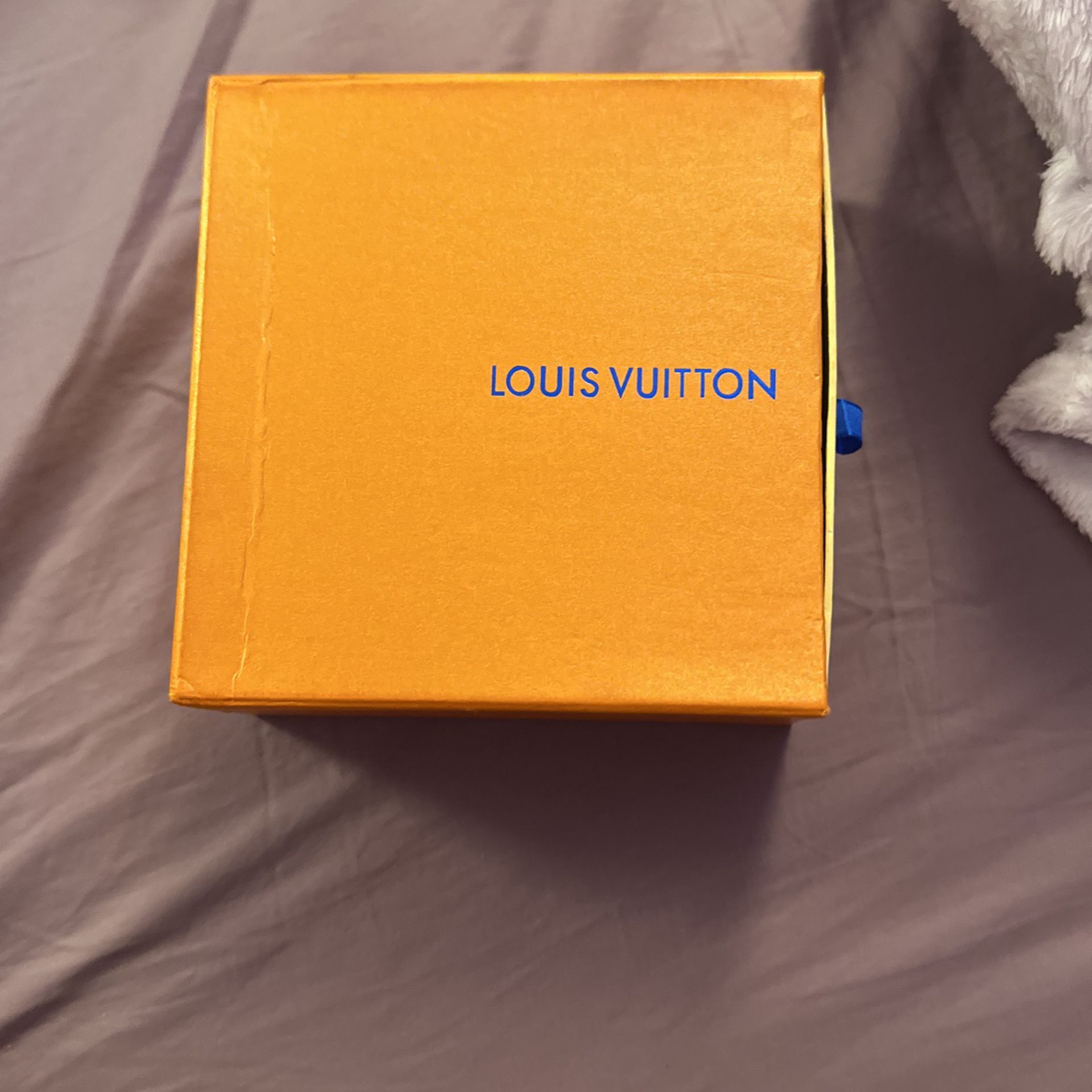 Louis Vuitton Purse for Sale in Fontana, CA - OfferUp
