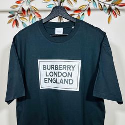 BURBERRY FRONT LOGO PRINT T-SHIRT !!!