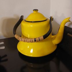 Vintage Yellow Enamelware Tea Kettle [ OTO JAPAN] Exellent Condition  Asking $60