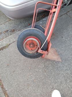 Heavy duty hand truck