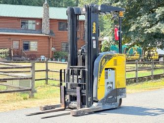 Electric Yale reach forklift 5000LB capacity