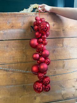 Red Christmas Ornament Garland (Read description)