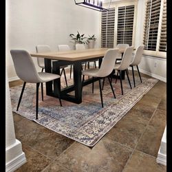 🔥 Beautiful Modern Dining Table ON SALE RIGHT NOW!