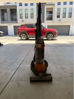Dyson DC25 Ball Upright Vacuum