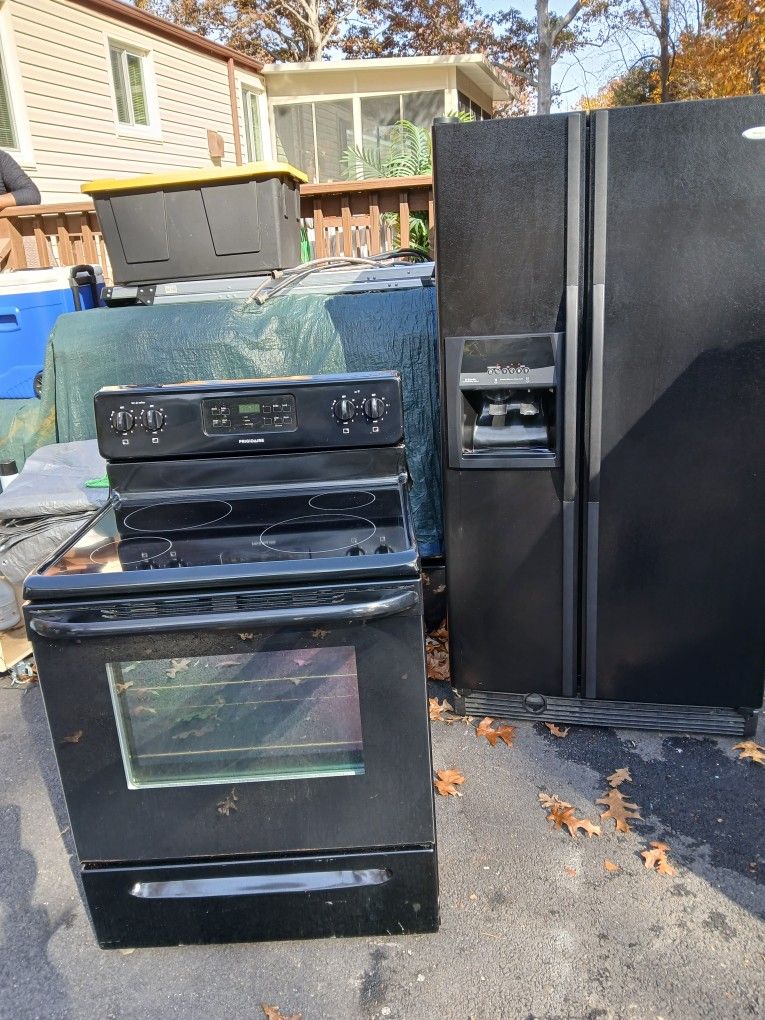 Kenmore Frig Whirlpool Stove