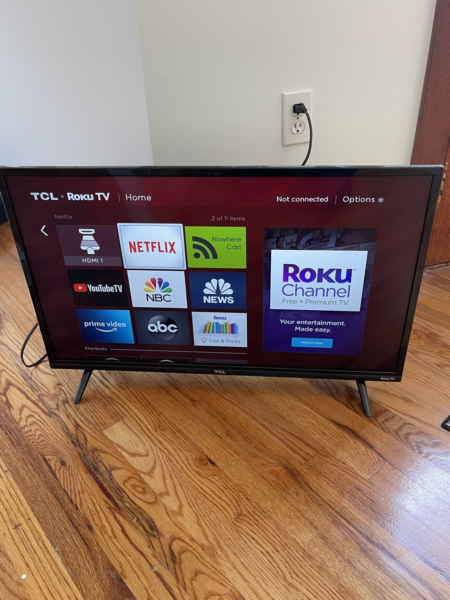 32in TCL Roku TV