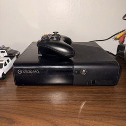 Xbox 360 E (512GB) Bundle - Raging Blast 2, Left 4 Dead, Forza Horizon 2