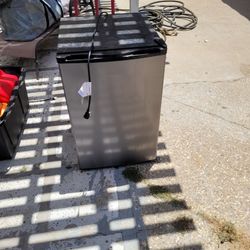 Mini fridge