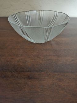 Set of 4 sm bowls 4x3 with swirl etched design NEW $2.00