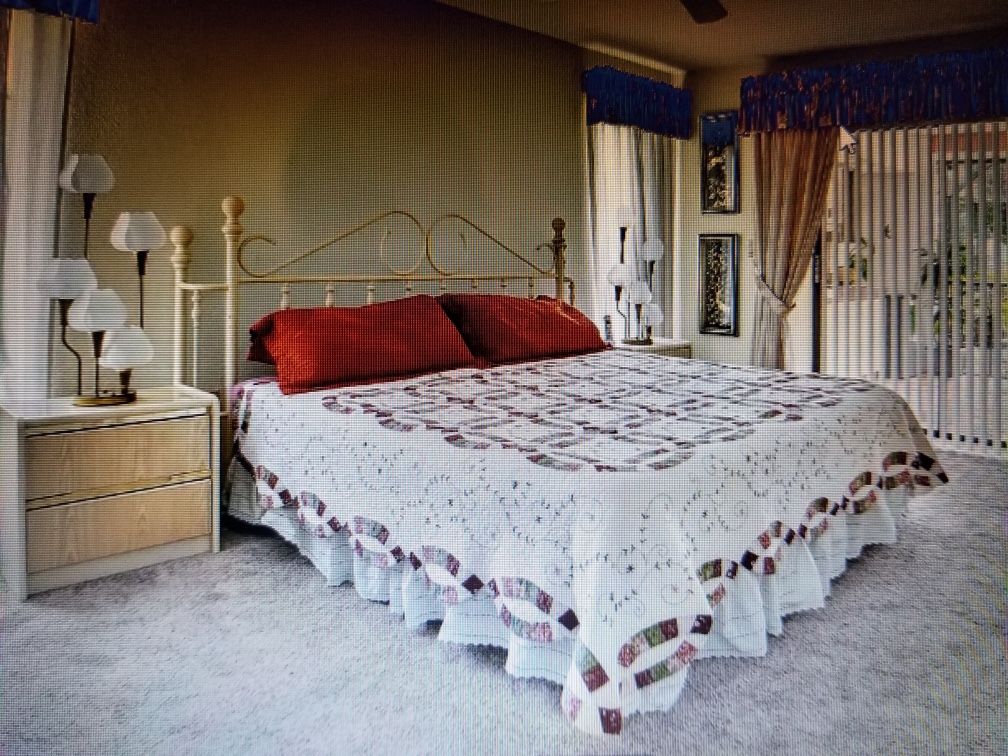 Free Bed Full Electronic 2 Bed  