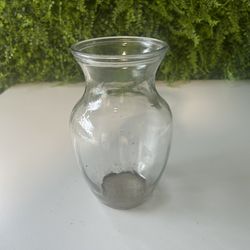 Glass vases (4)