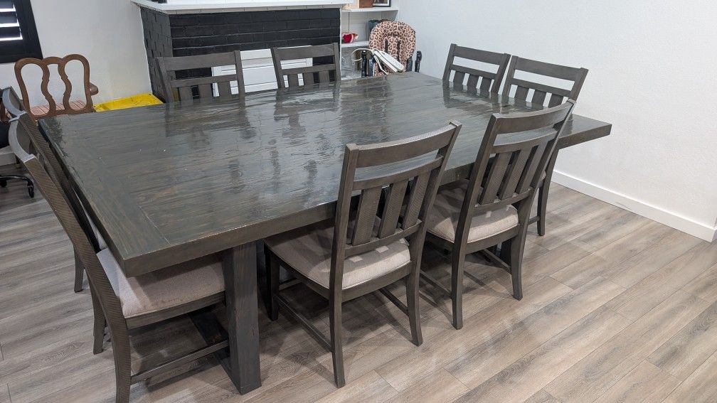 Dining Room Table 