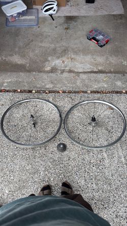 Shimano WH-R561 700c Road Wheelset (Front & Rear) - Rim Brake