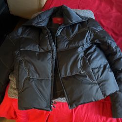 Guess Puffer Jacket Size M 
