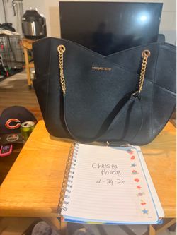 Black Micheal Kors bag