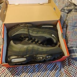 Olive Green Air Max 95s Exclusive Color 