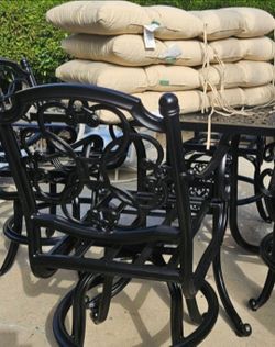 Good Quality high dining set with 4 Barstools chairs /outdoor Furniture/Cash Only