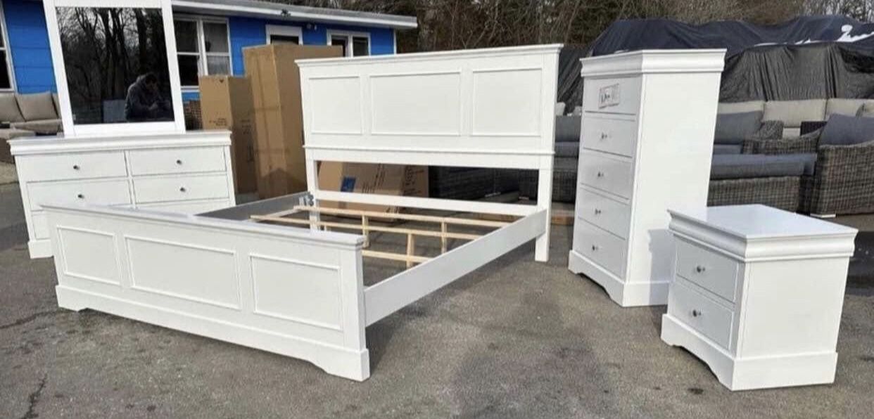 FREE DELIVERY & INSTALLATION -BRAND NEW Set of 5 pieces Bedroom Set white Color (king or Queen Size)