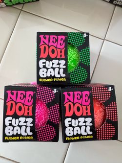 Needoh flower power fuzz ball