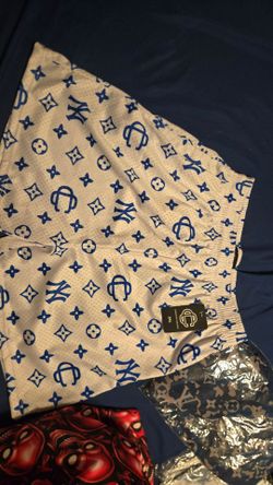 Connected Cosmos Shorts 2XL