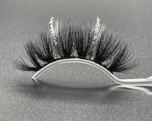 Glitter Quality Minkk Lashes 🌹