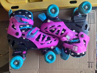 Kids black/pink roller skates