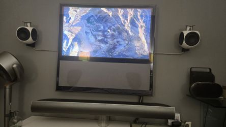 Bang Olufsen BEOVISION 11 - 40" television With Beoremote 1 + 1 Pair Beolab 3