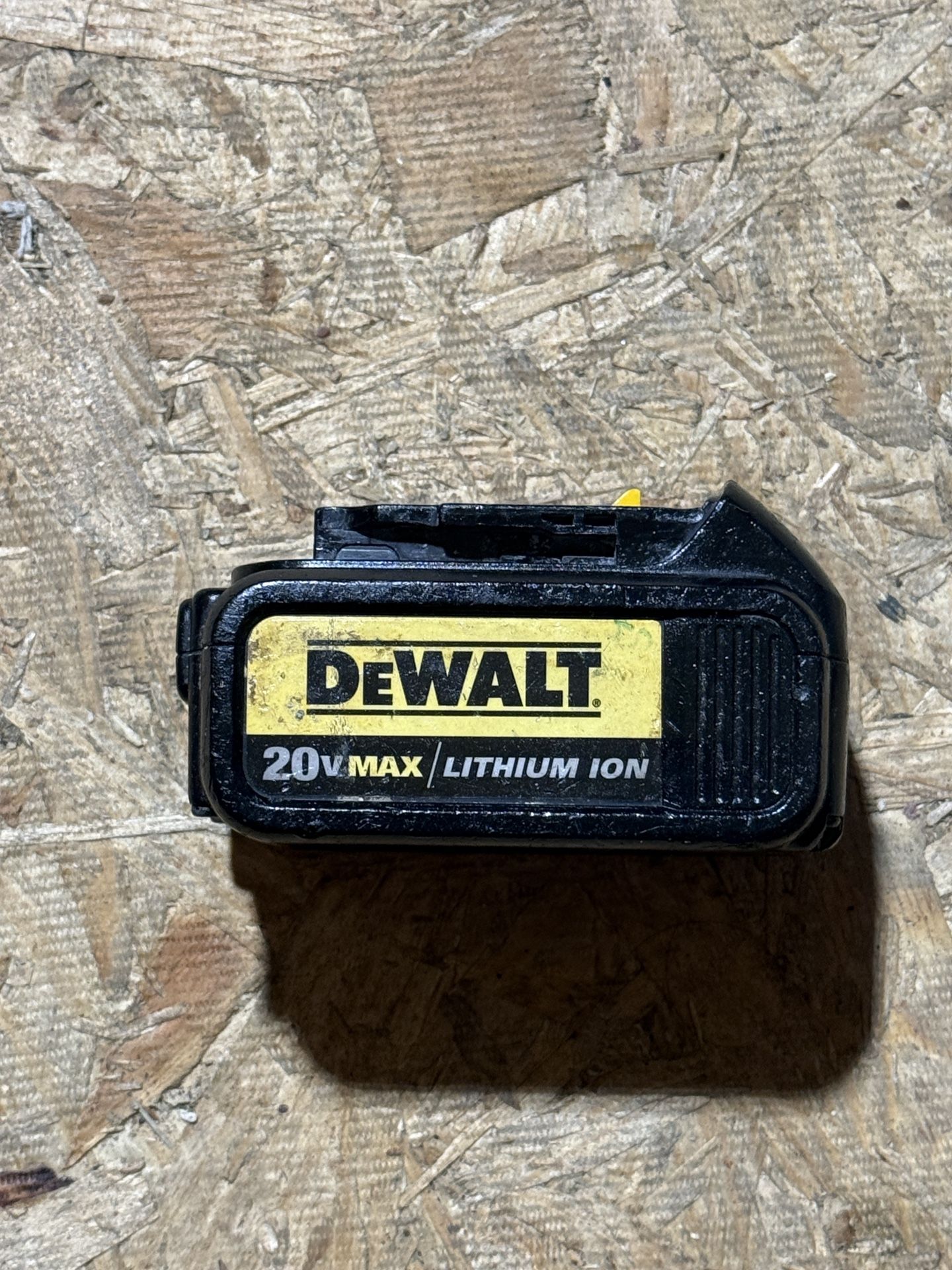 DEWALT 20V MAX Premium Lithium-lon 3.0Ah Battery Pack DCB200