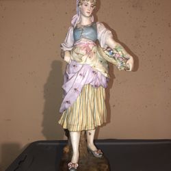 pair of porcelin italian statues