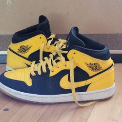 Jordan 1 Mid New Love