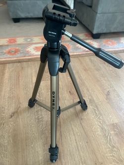 Dynex DX-TRP60 Professional 60" Universal Tripod