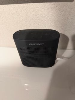 Like new Bose Color 2 Soundlink - sounds incredible - portable and Bluetooth