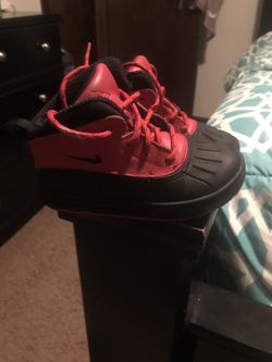 Toddler Nike boots