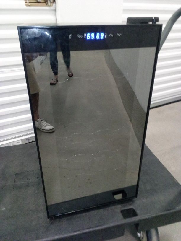 Like New Ivation Wine Cooler 