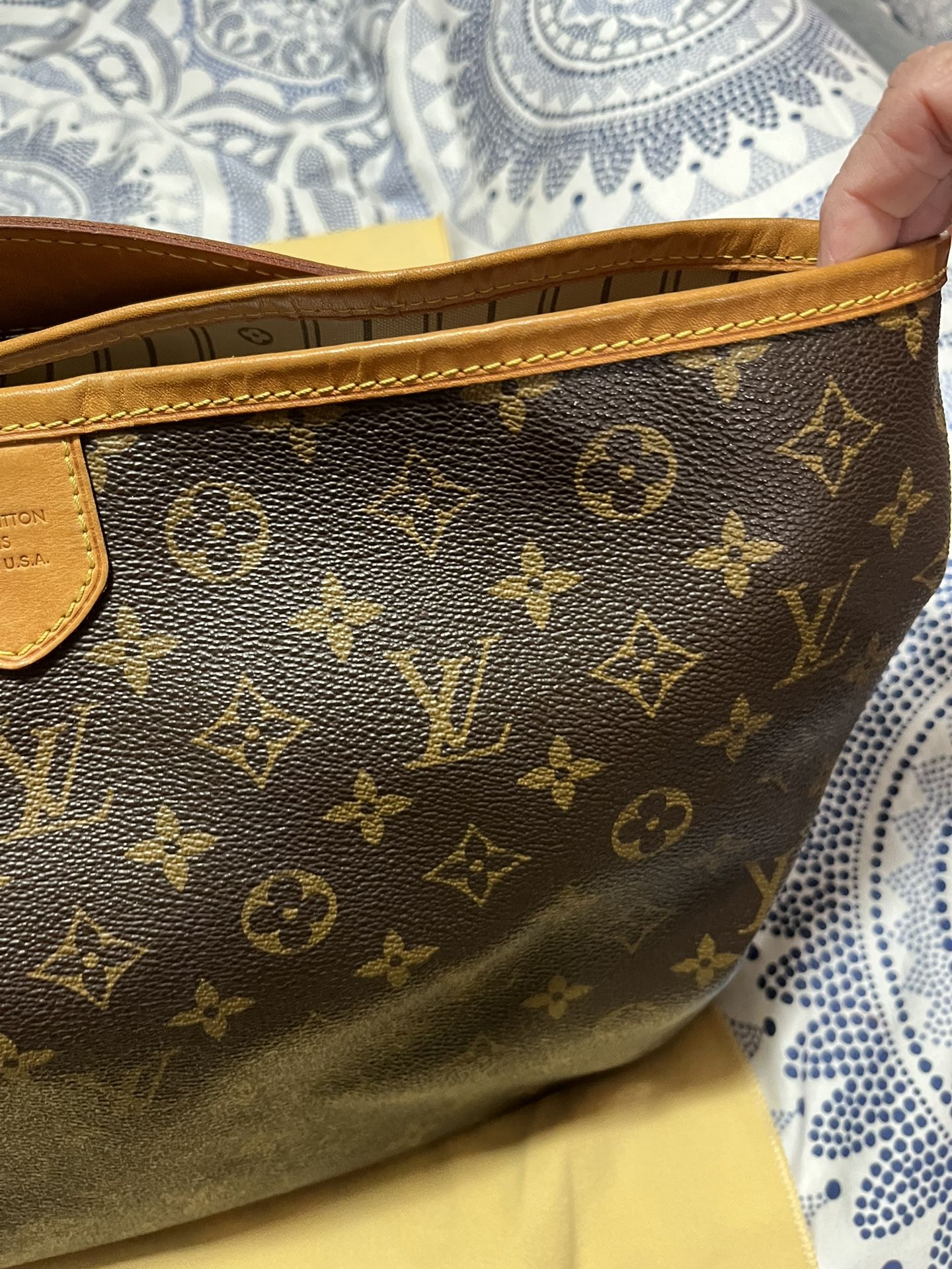 Authentic Louis Vuitton Lockme Shopper for Sale in Weslaco, TX