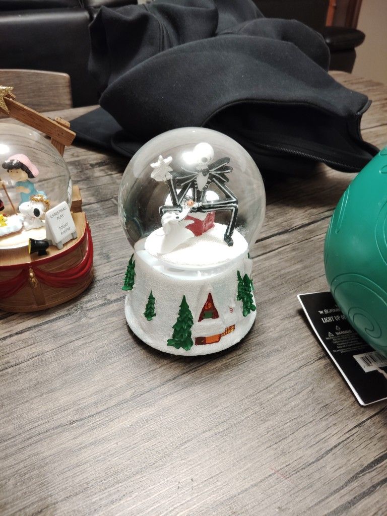 Nightmare Before Christmas Snow Globe